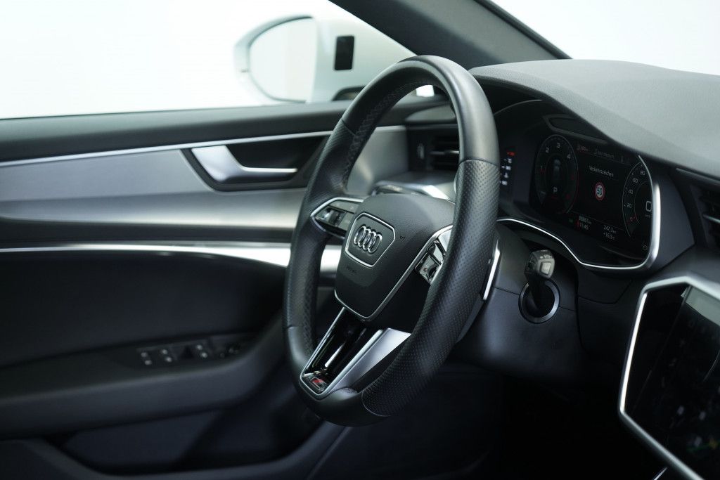 Audi A6 Avant 40 TDI q. S line - Samsaru's Car Outlet