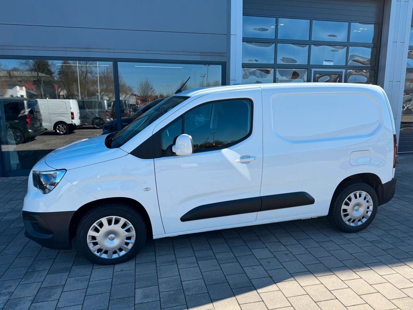 Opel COMBO CARGO 1.5D AT8 - Samsaru's Car Outlet