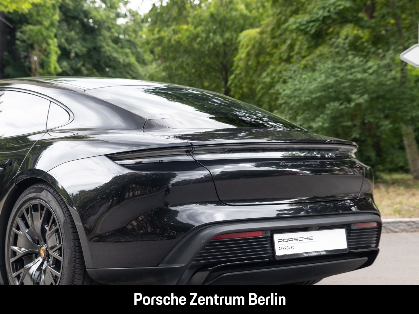 Porsche Taycan GTS BOSE Rückfahrkamera Panoramadach LED