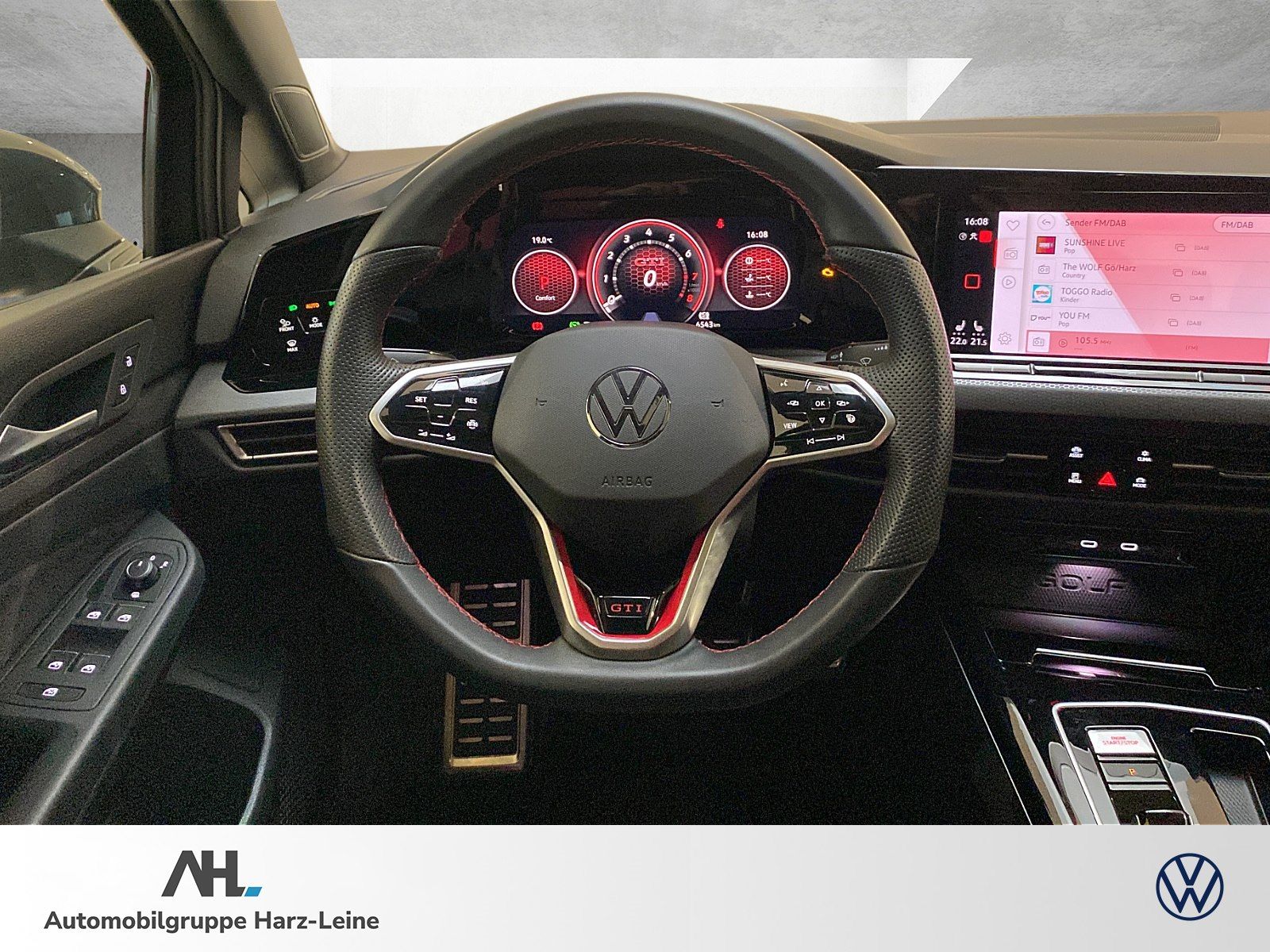 Volkswagen Golf GTI VIII 2.0 TSI DSG - Samsaru's Car Outlet