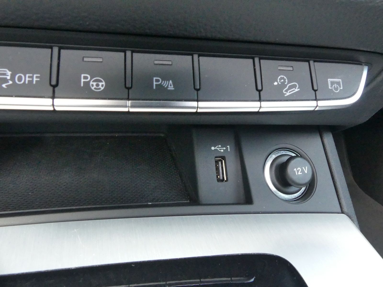 Audi Q5 40 TDI S-Line s-tronic - Samsaru's Car Outlet