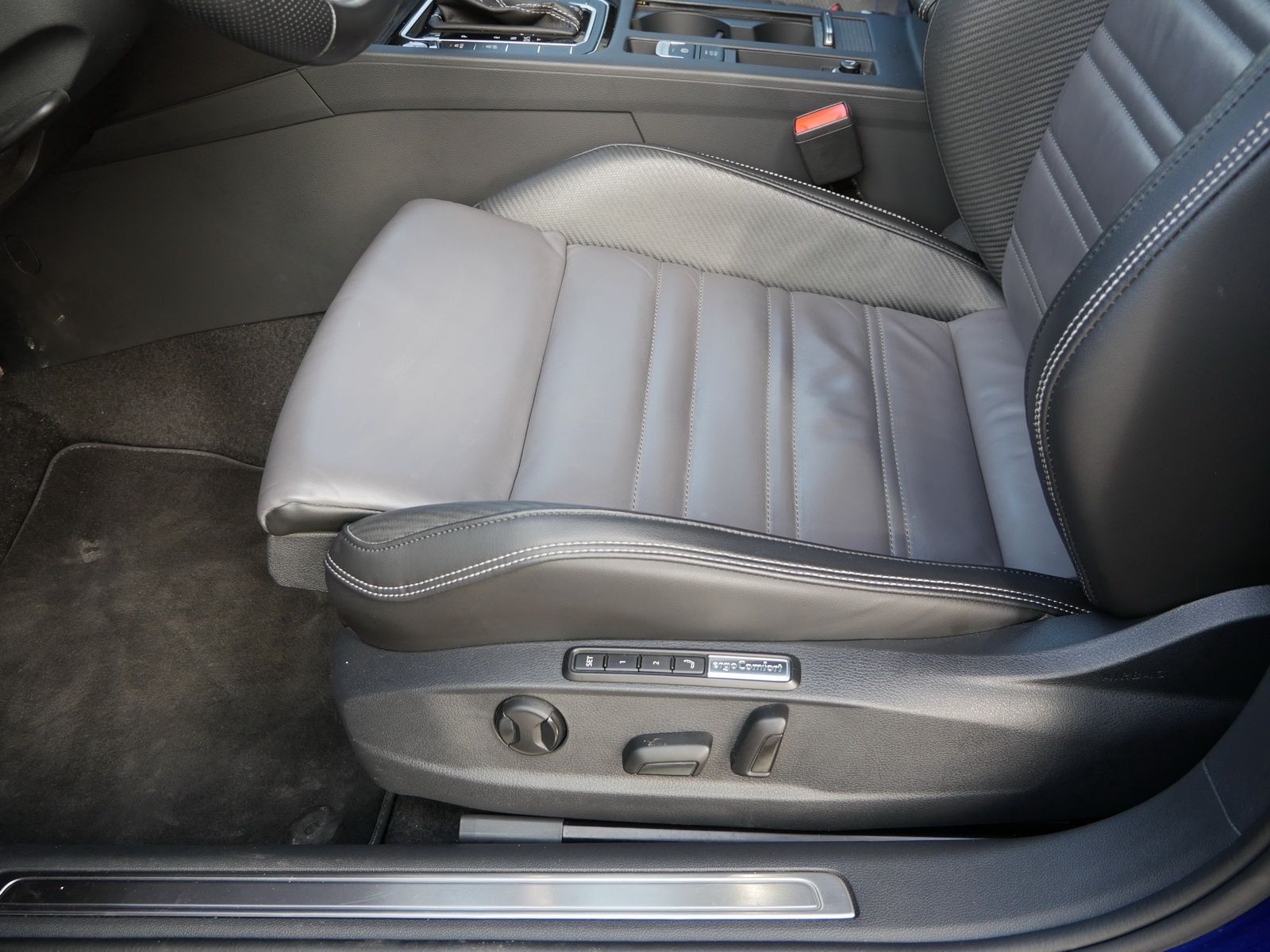 Volkswagen Passat Variant R-Line 2.0 TDI 4x4*Leder*19Z*H&K