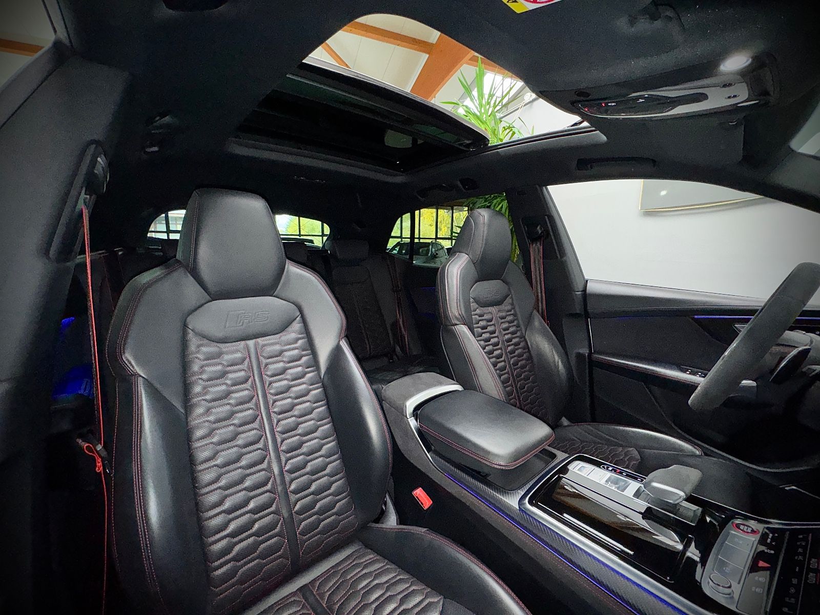 Audi RSQ8*CARBON*MATRIX*ALLRADLENKUNG*HEAD-UP*2.HAND*