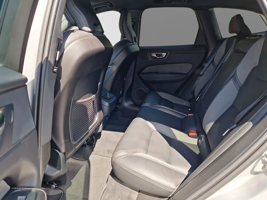 Volvo XC60 B5 B AWD Plus Dark