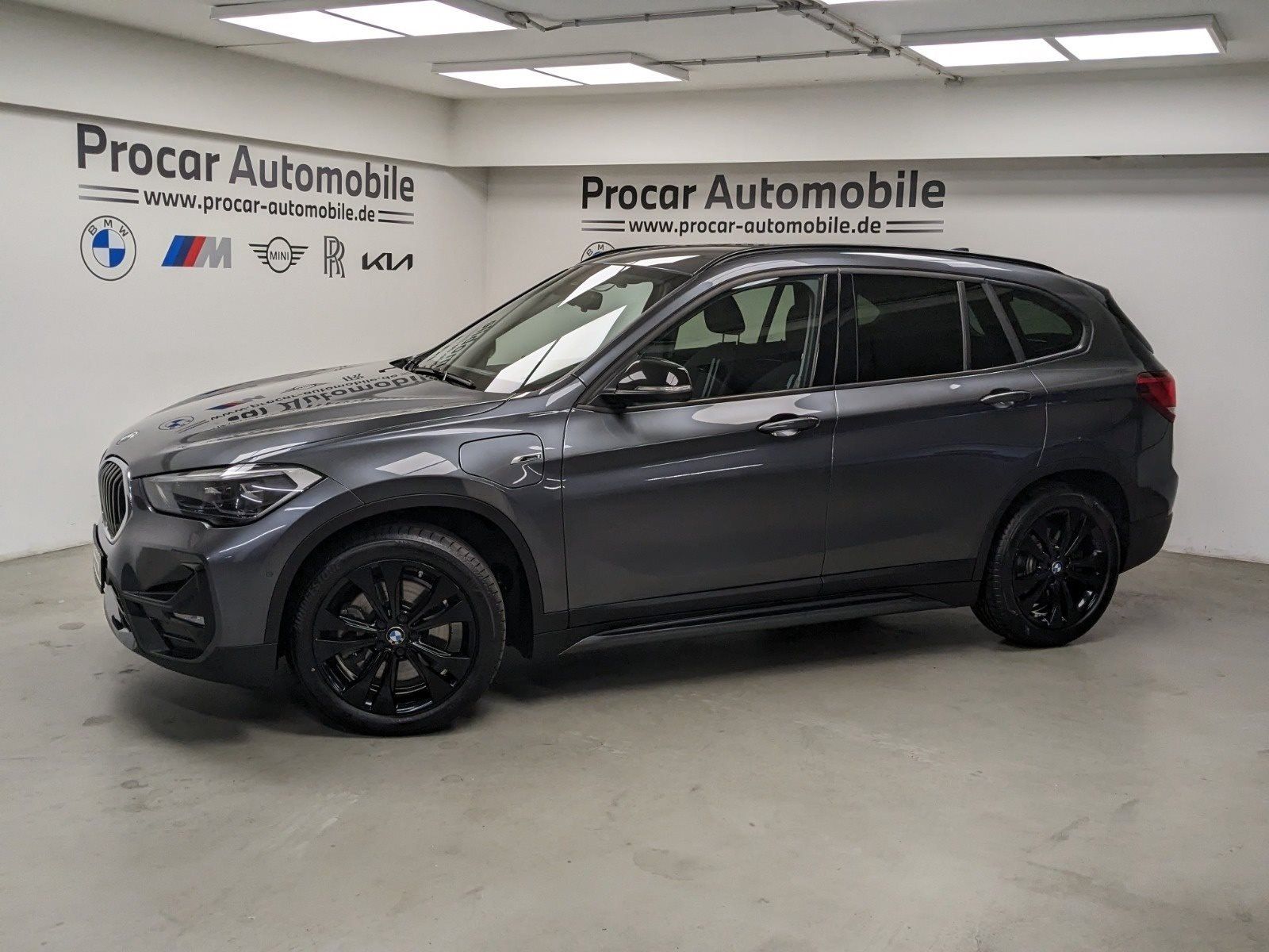 BMW X1 xDrive25e Sport Line - Samsaru's Car Outlet