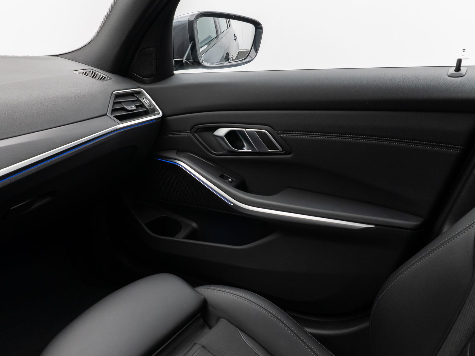 BMW 330i xD SportLine - Samsaru's Car Outlet