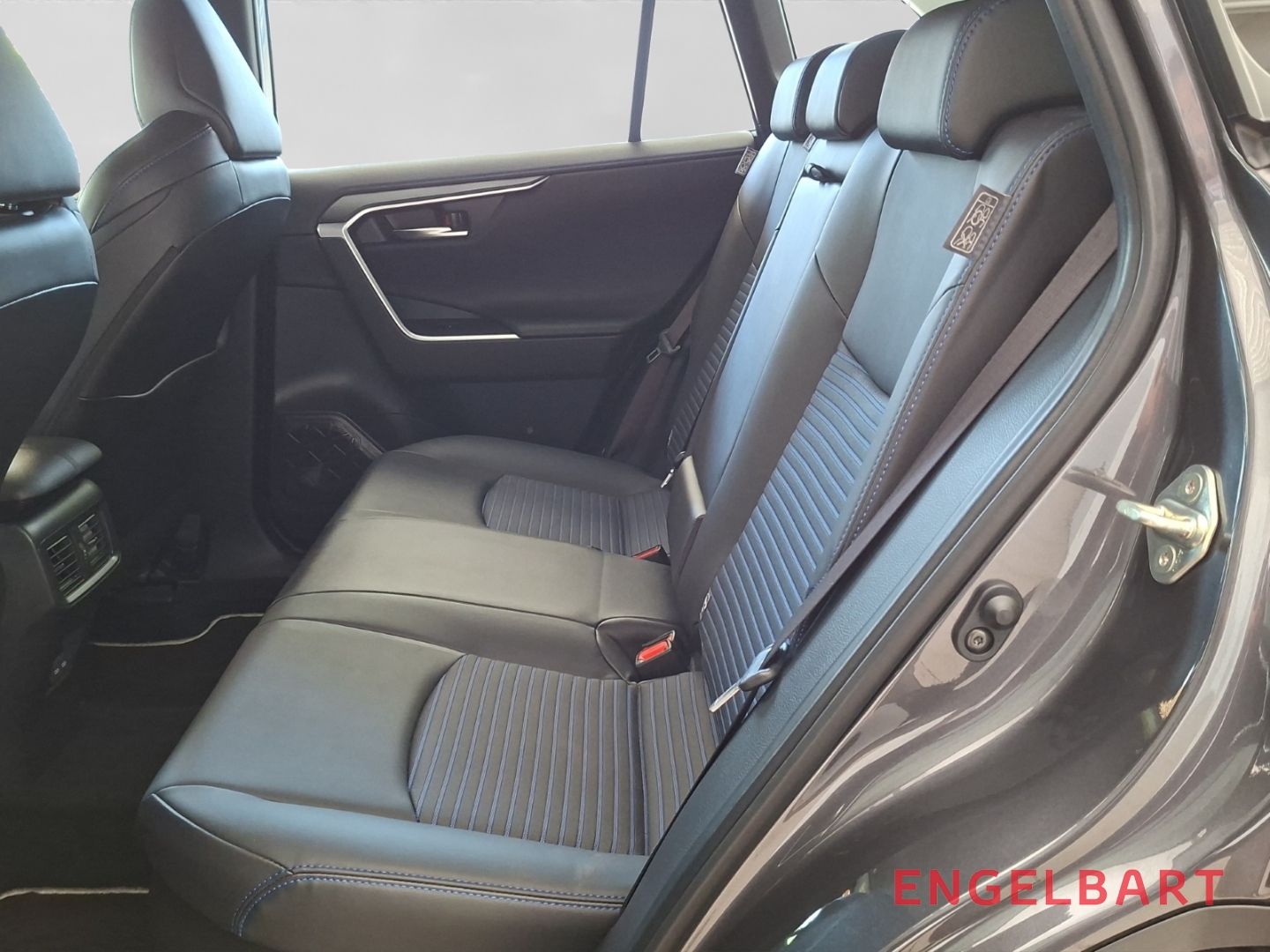 Toyota RAV 4 2.5 Hybrid Style Selection Allwetterreifen