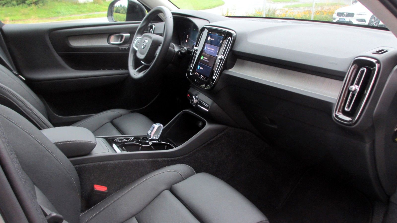 Volvo XC40 B3 Plus Dark 2WD +LEDER+PANO+360°+PIXEL+AHK