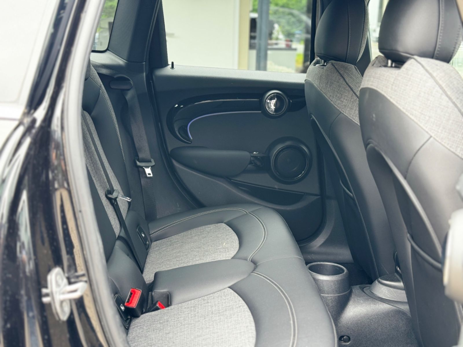 MINI Cooper - Samsaru's Car Outlet