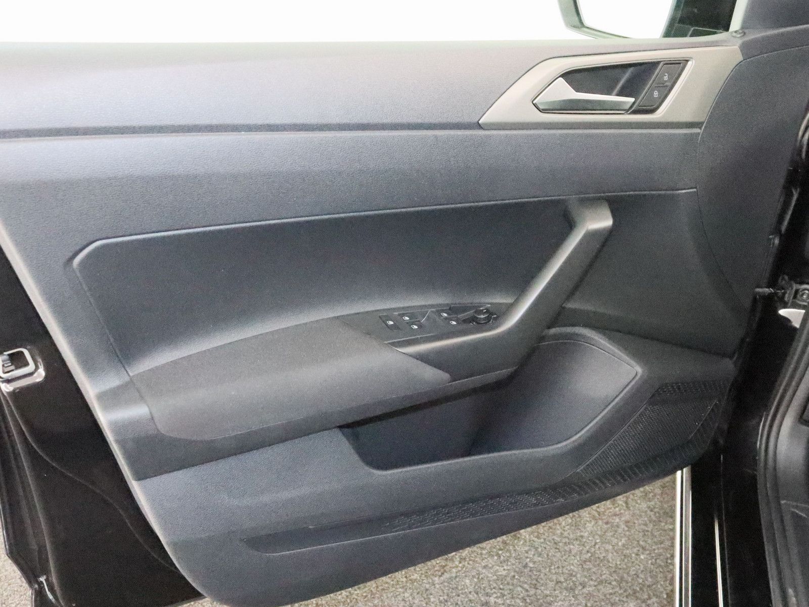 Volkswagen Polo 1.0 TSI Comfortline - Samsaru's Car Outlet