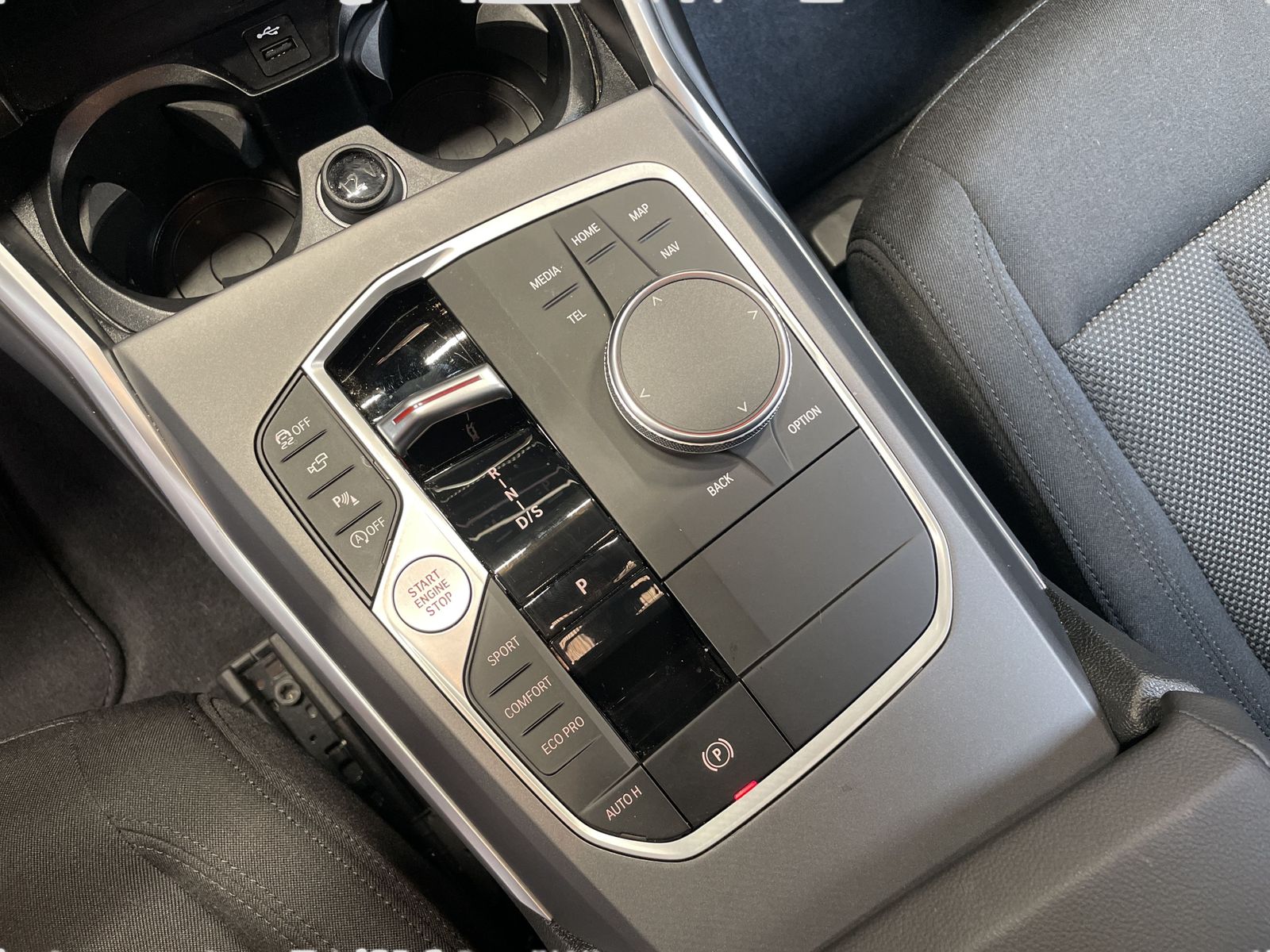 BMW 318i Touring AHK Driv.Assist.Prof Kamera LED