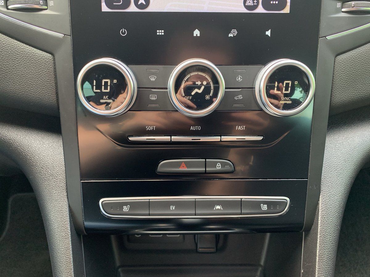 Renault Megane Grandtour ZEN E-TECH Plug-in - Samsaru's Car Outlet