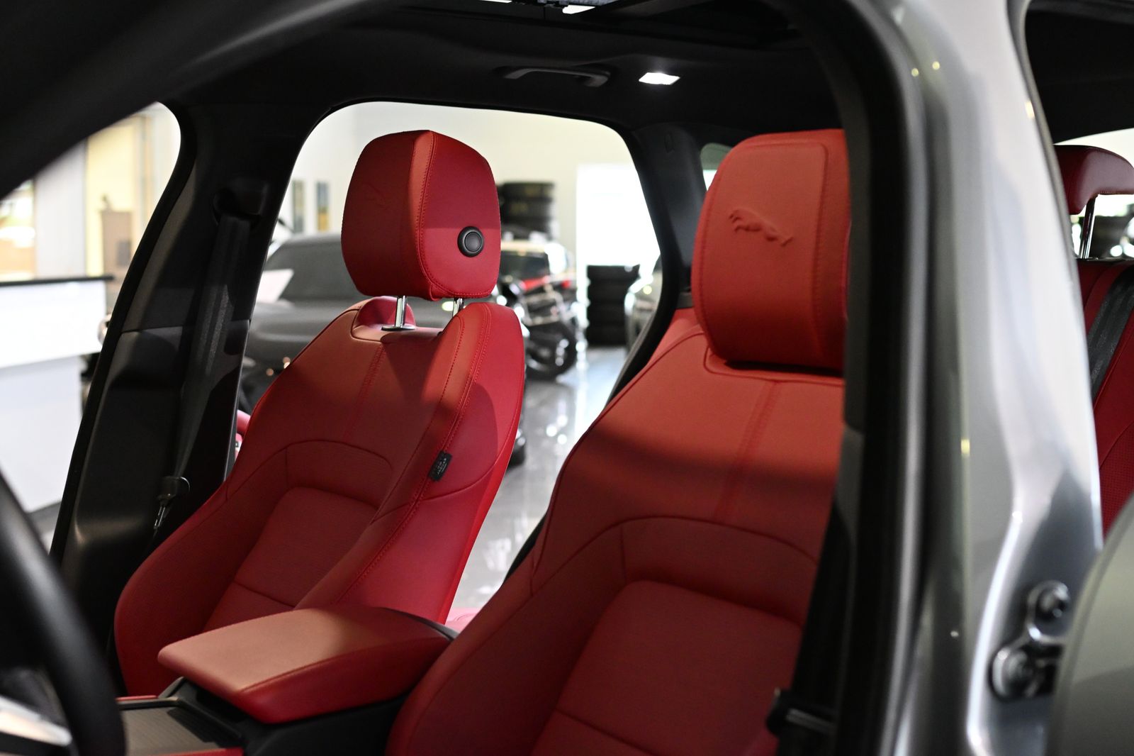 Jaguar F-PACE P250 R-Dynamic SE AWD Pano