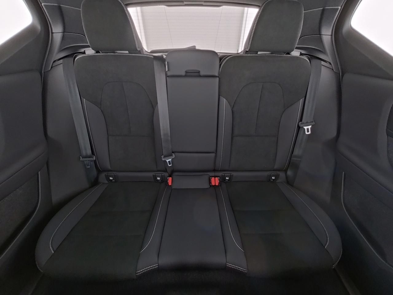 Volvo XC40 T4 Plus Bright Plug-In - Samsaru's Car Outlet