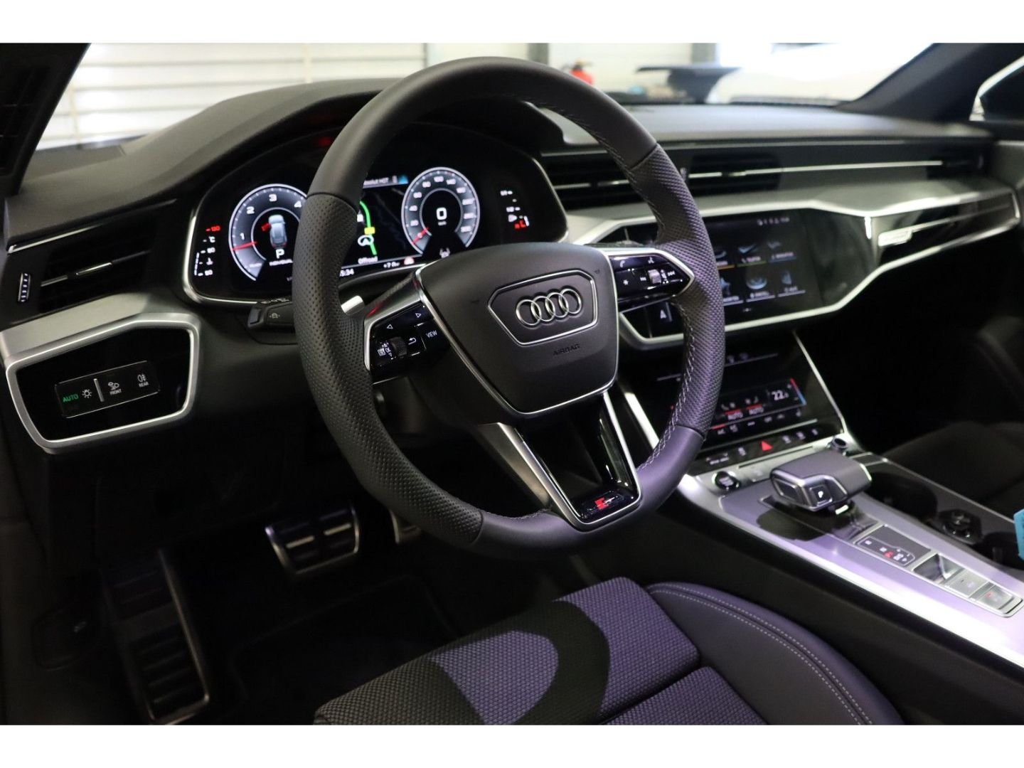 Audi A6 Avant 45 TDI quattro S line - Samsaru's Car Outlet