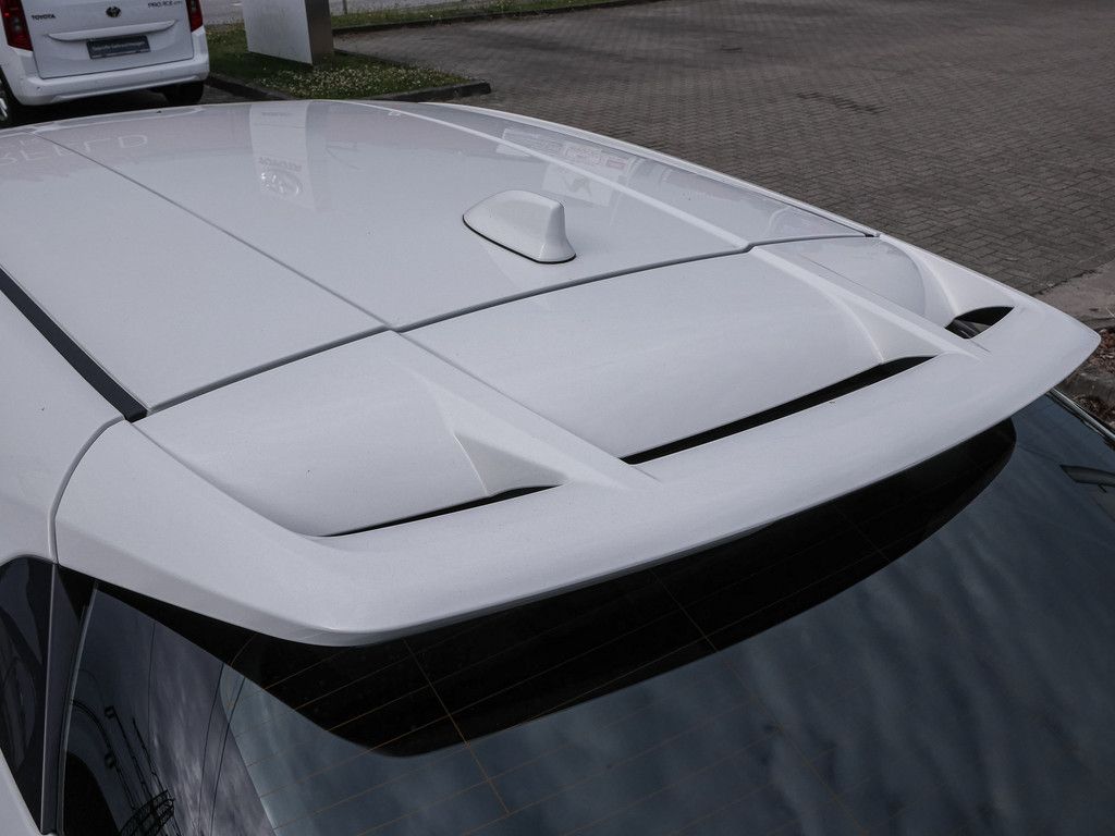 Toyota C-HR HYBRID Flow - Samsaru's Car Outlet