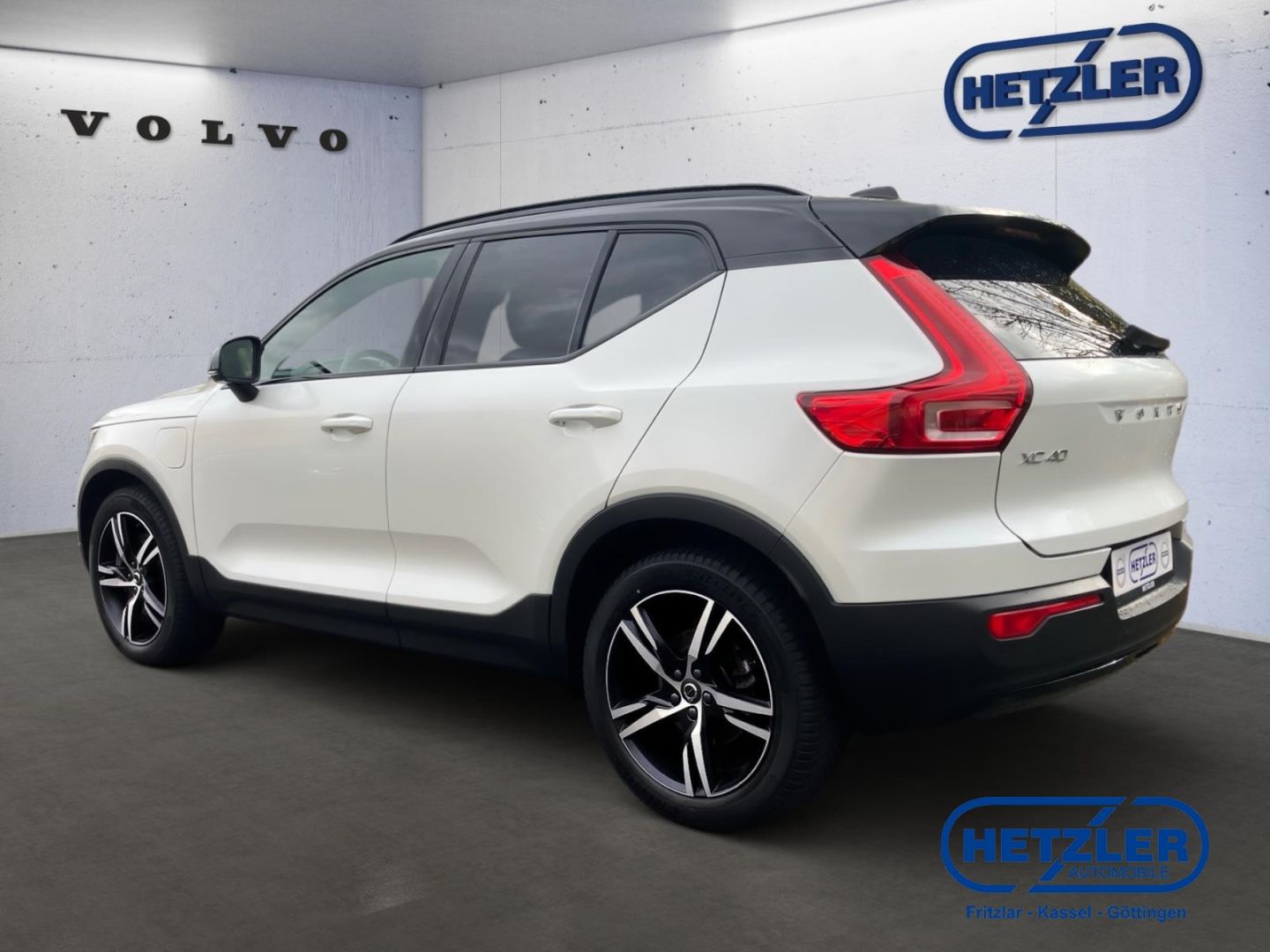 Volvo XC40 R Design Expression Recharge Plug-In Hybrid