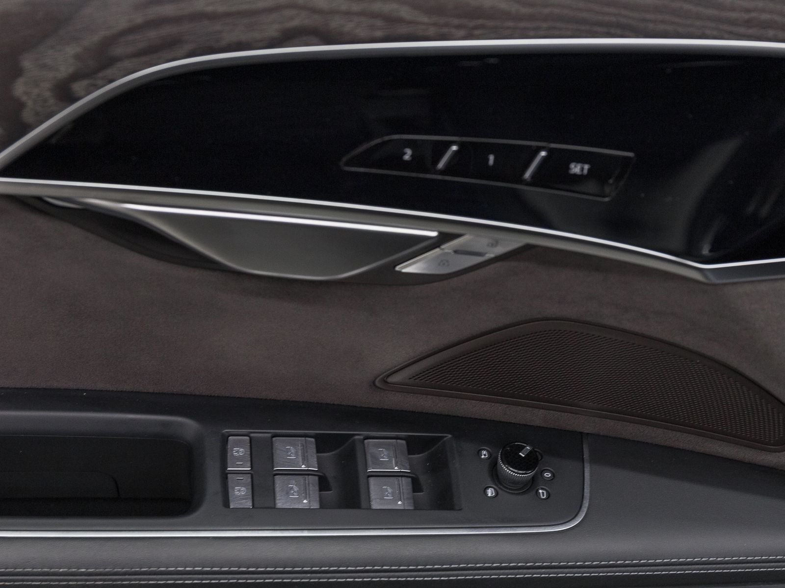 Audi A8 Lang 60 TFSIe Q - Samsaru's Car Outlet