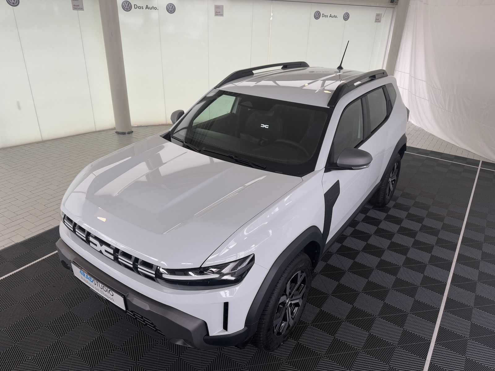 Dacia Duster III TCe 130 EXPRESSION 4x4 - Samsaru's Car Outlet