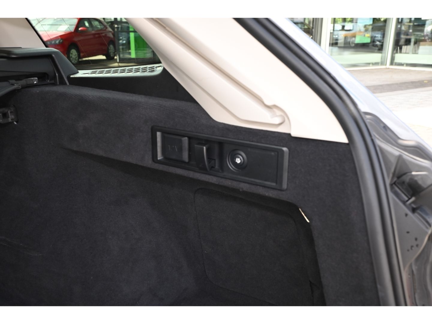 BMW 320d Touring - Samsaru's Car Outlet