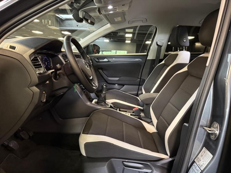 Volkswagen T-Roc 1.5 TSI SPORT - Samsaru's Car Outlet