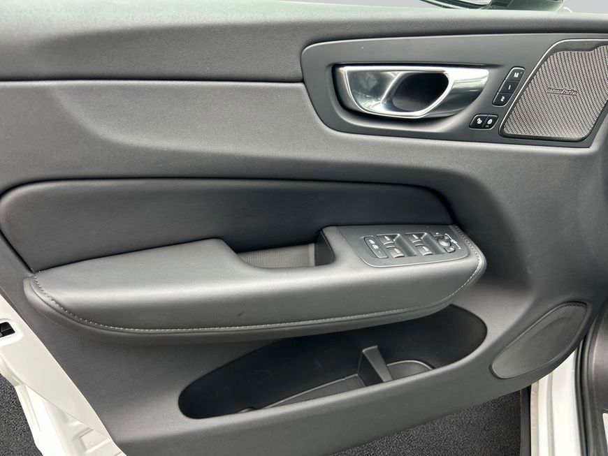 Volvo XC60 B5 B AWD Plus Dark