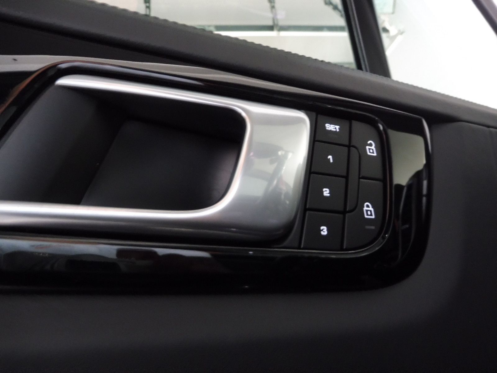 Porsche Cayenne Coupe E-Hybrid Approved/360°/Spur/Pano