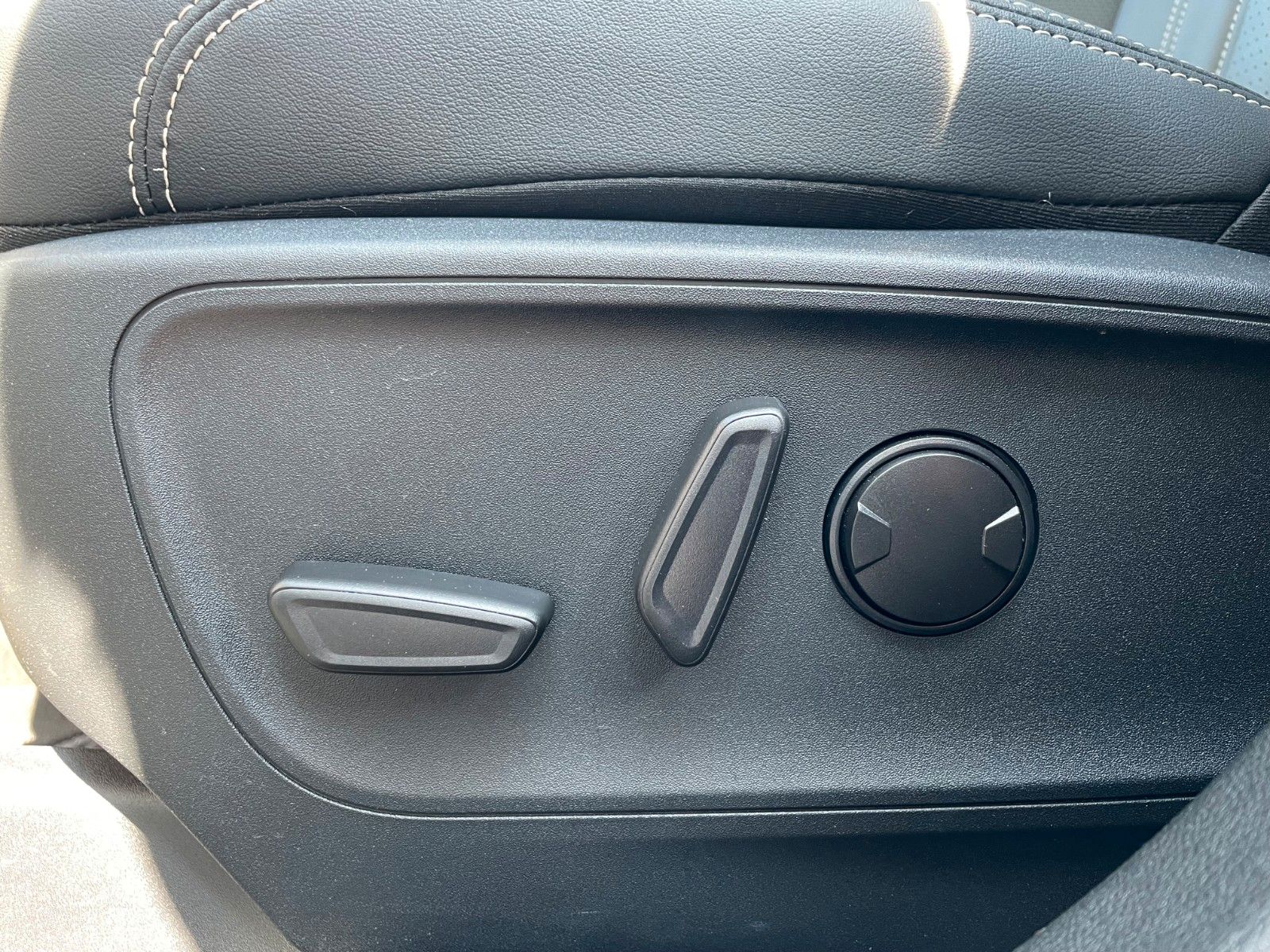 Ford Kuga FHEV Vignale - Samsaru's Car Outlet