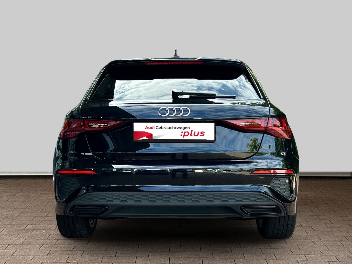 Audi A3 Sportback 35 TFSI S-tronic S-LINE - Samsaru's Car Outlet