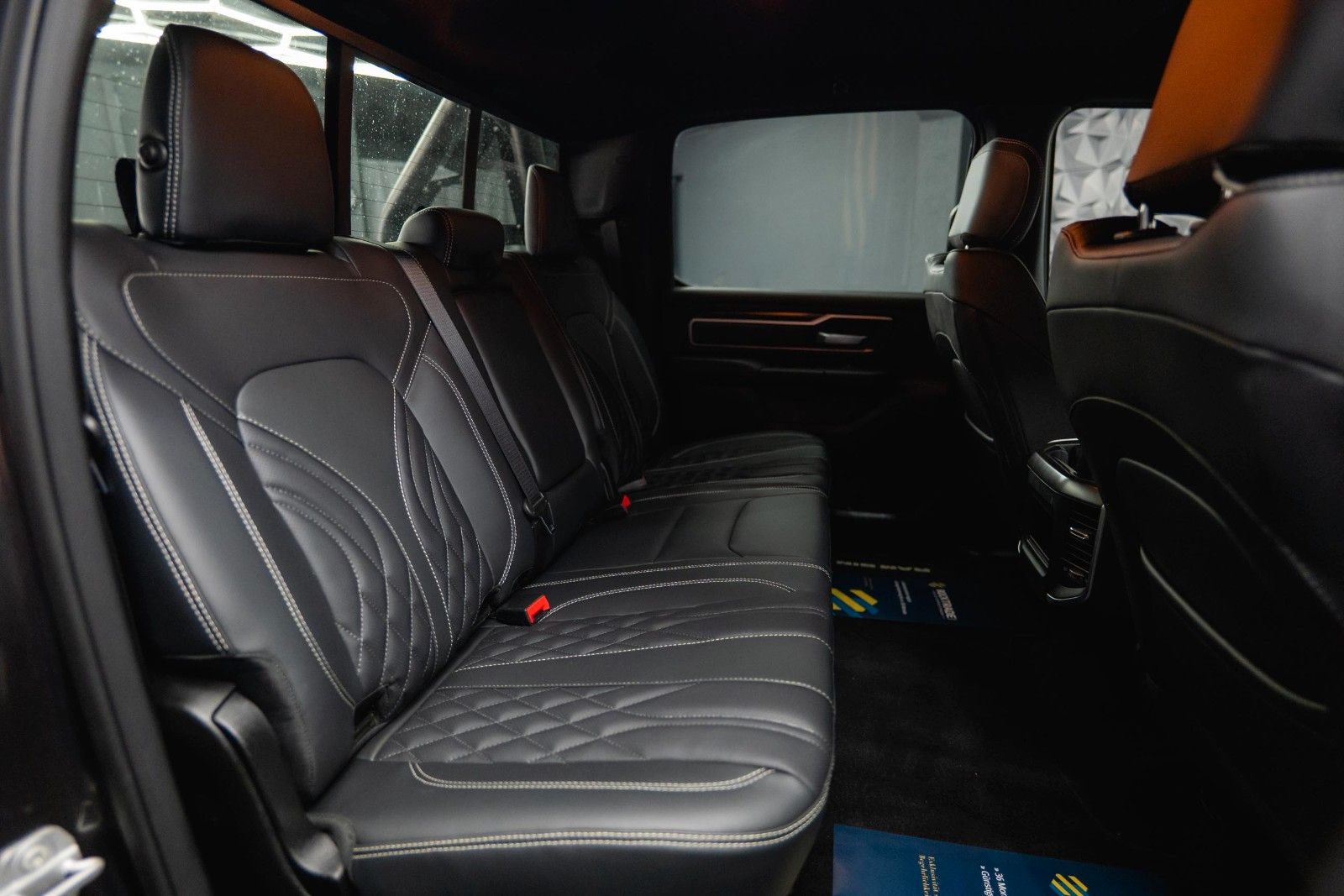 Dodge RAM 5.7 V8 HEMI 4x4 OFFROAD Night-Paket *LED*19%