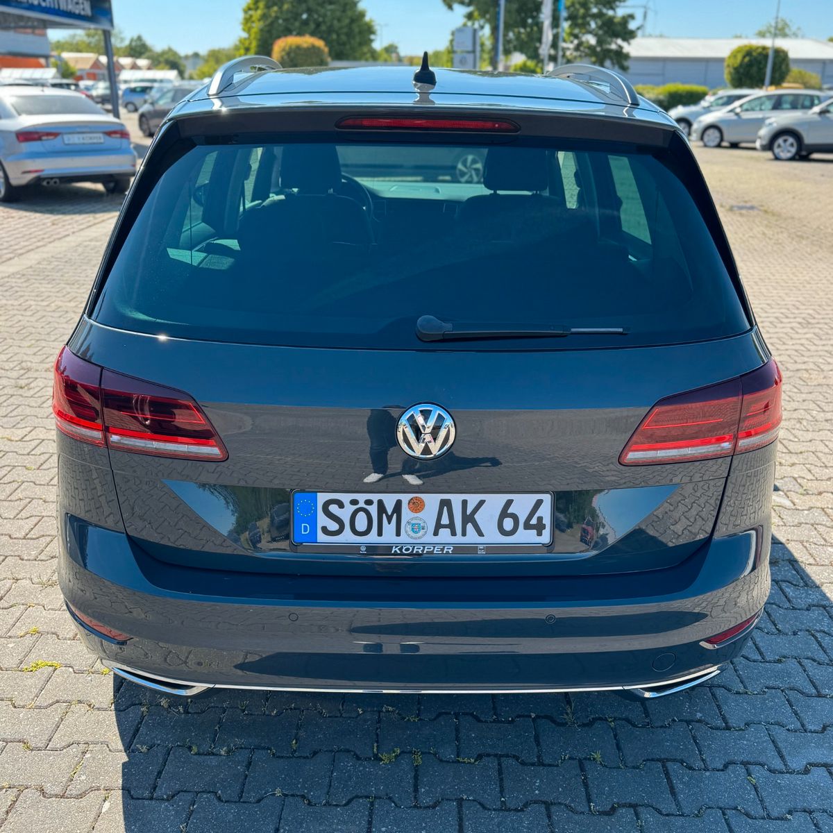 Volkswagen Golf Sportsvan VII Highline 2.0 TDI - Samsaru's Car Outlet