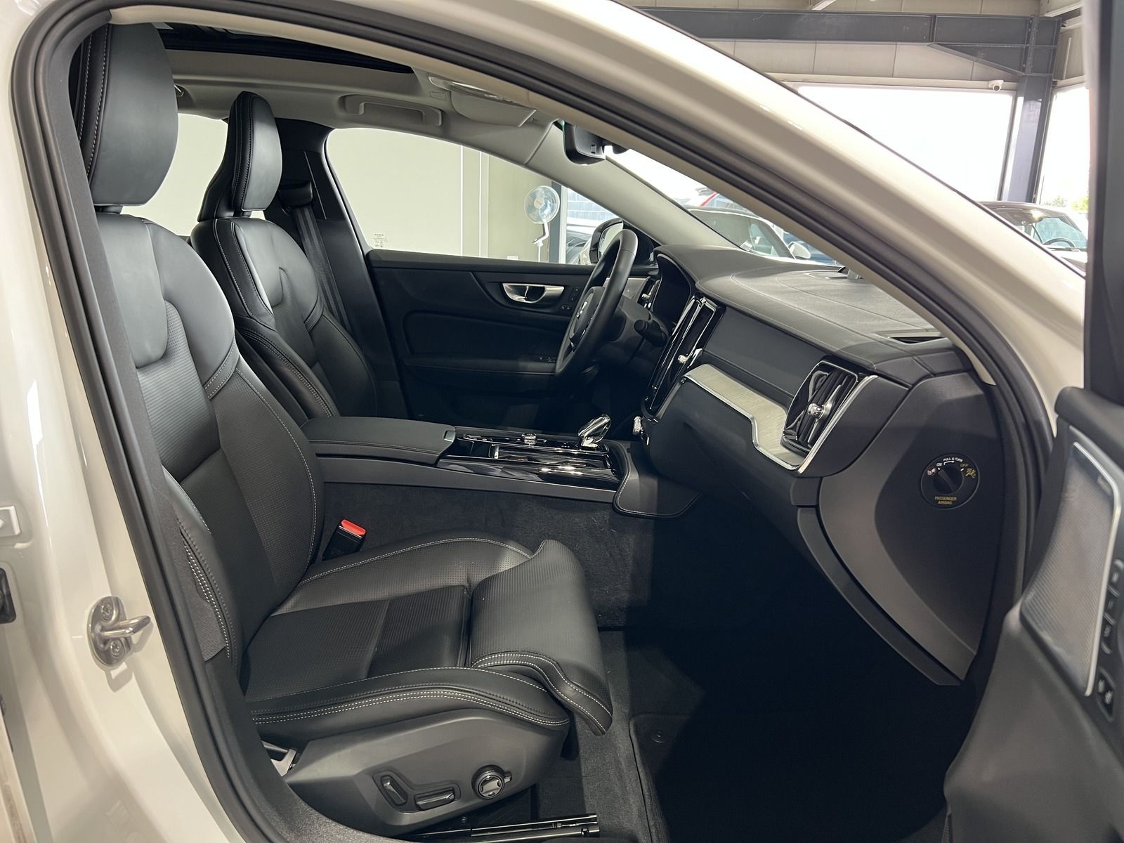 Volvo S60 T8 Ultimate Dark Recharge AWD B&W Massage