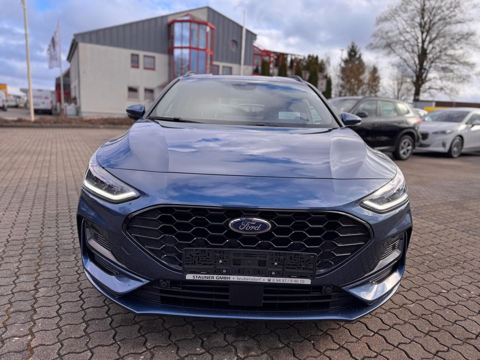 Ford Focus Turnier ST-Line X AHK KAMERA DAB LED