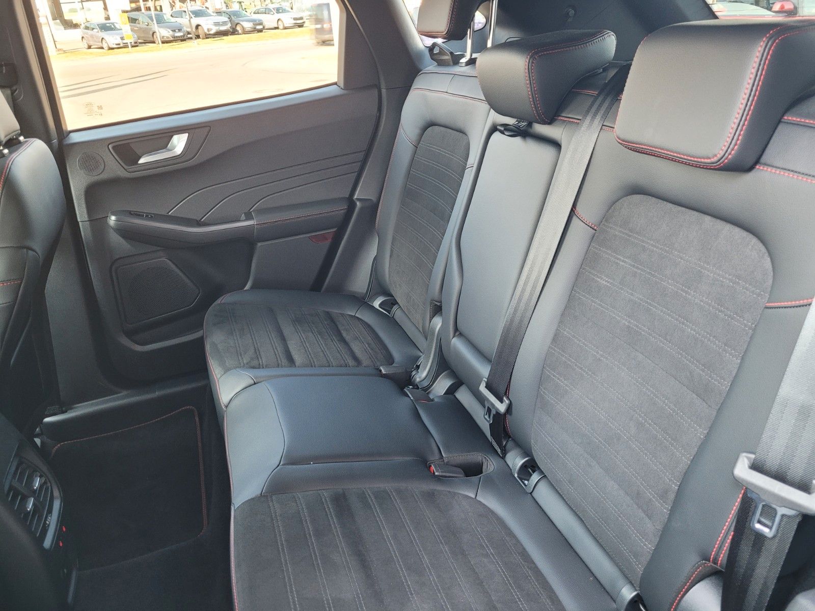 Ford Kuga Plug-In Hybrid ST-Line X - Samsaru's Car Outlet
