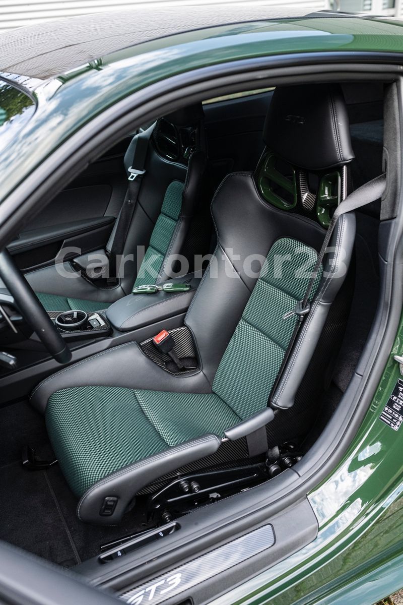 Porsche 992 GT3 Touring - Samsaru's Car Outlet
