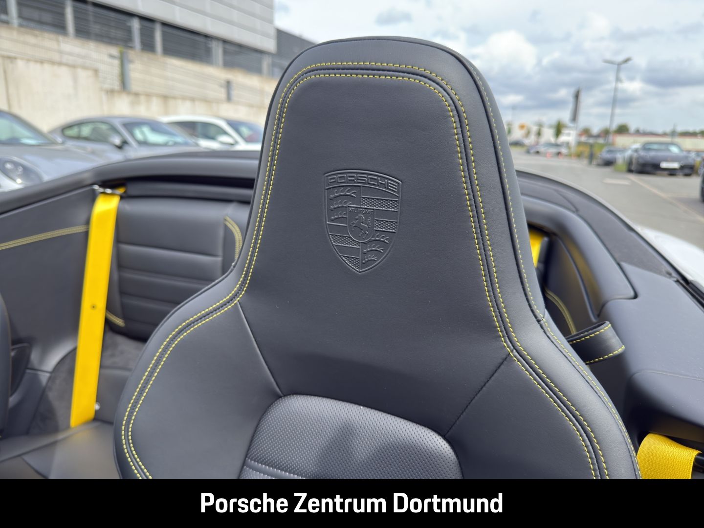 Porsche 992 911 Carrera 4 GTS Cabrio Burmester Clubleder