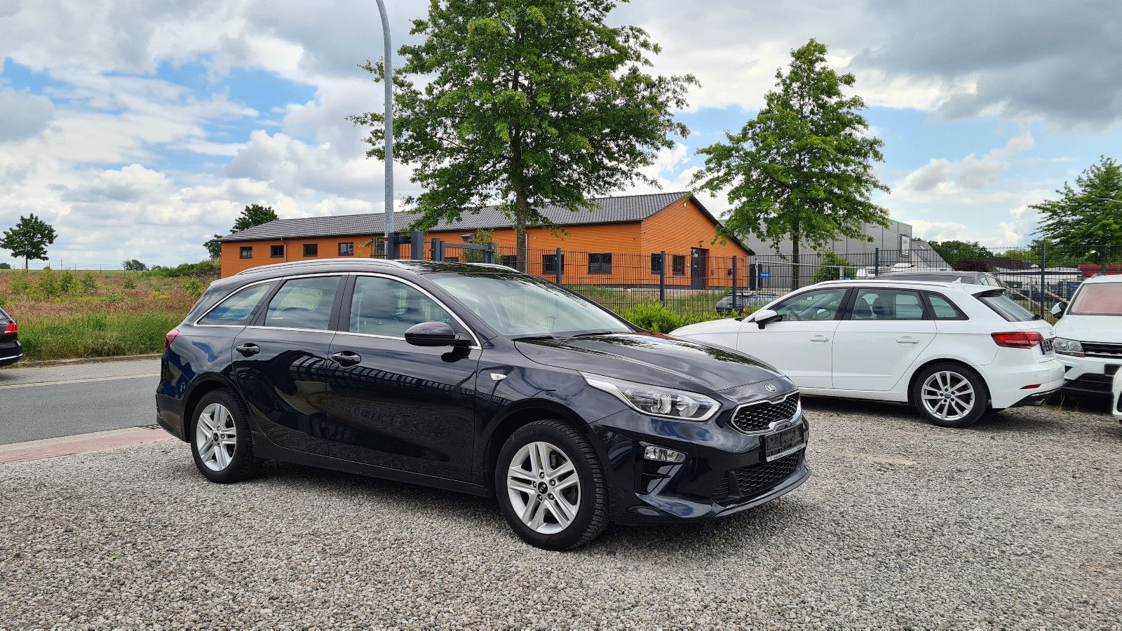 Kia cee'd Sportswagon 1.6D Vision Aut. - Samsaru's Car Outlet