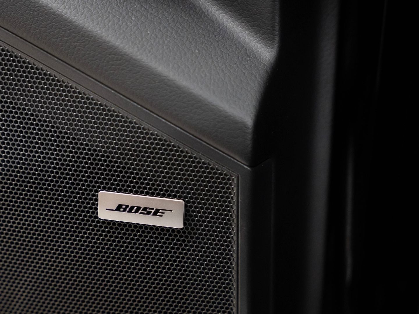 Porsche Cayenne Coupe PDCC Luftfederung InnoDrive BOSE