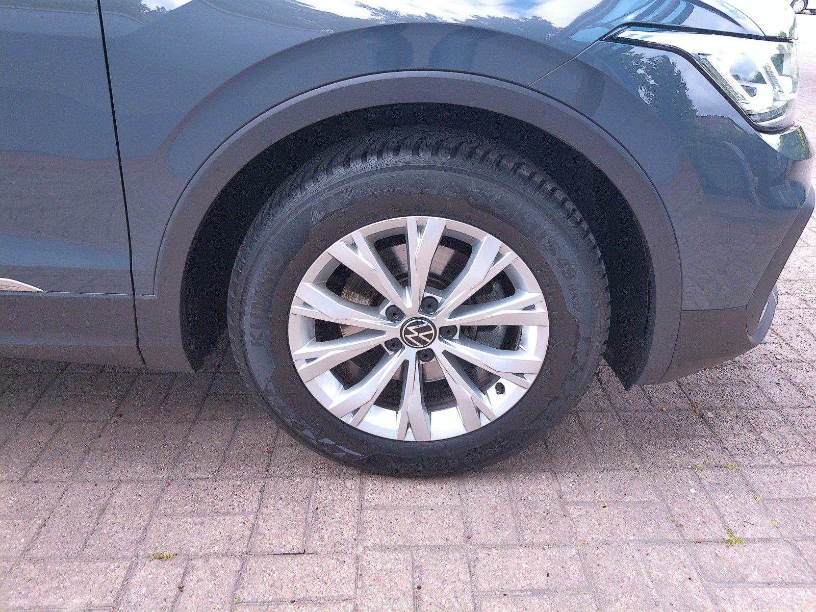 Volkswagen Tiguan 1.5 TSI DSG Life - Samsaru's Car Outlet