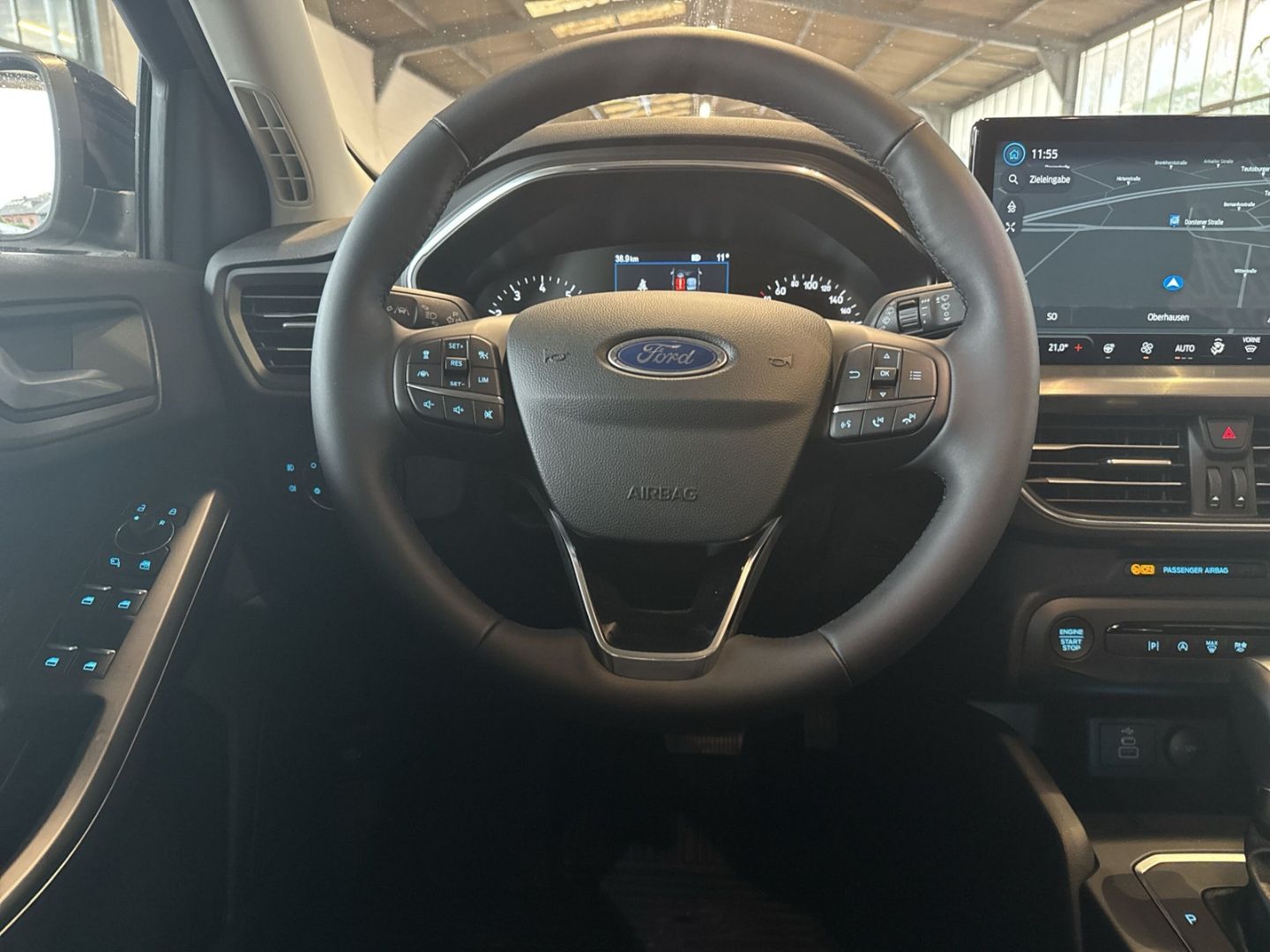 Ford Focus Titanium 1.0 EcoBoost MHEV +LED+ACC+TWA+SZ