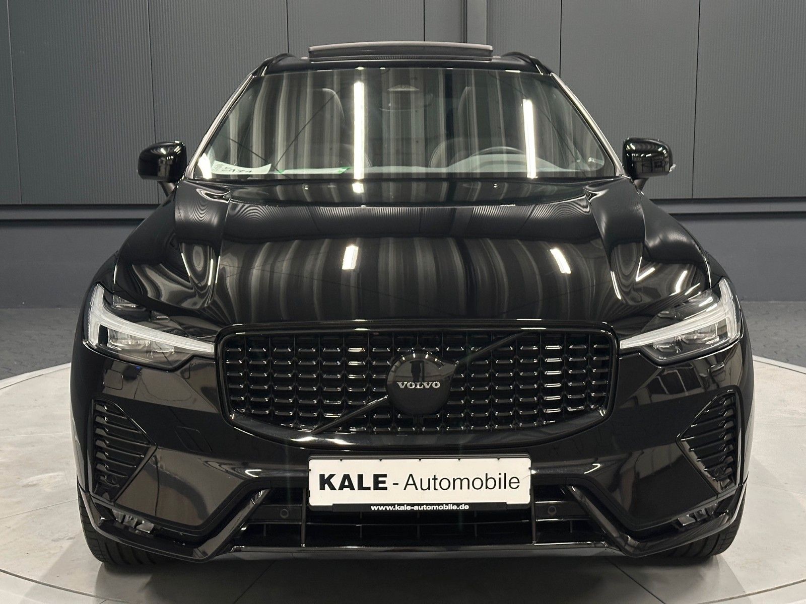 Volvo XC60 Plus Black Edition AWD*21Zoll*PANORAMA*AHK*