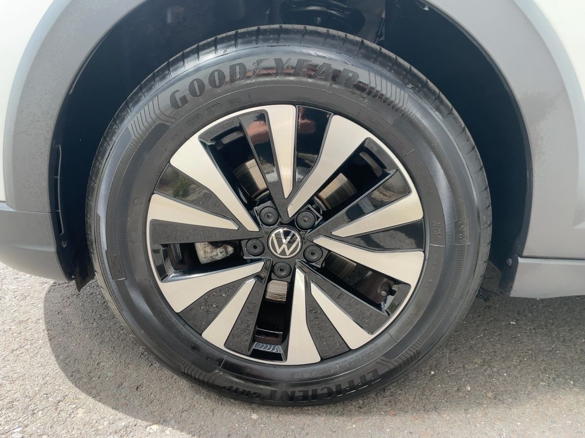 Volkswagen Taigo 1.0 TSI Life Black - Samsaru's Car Outlet