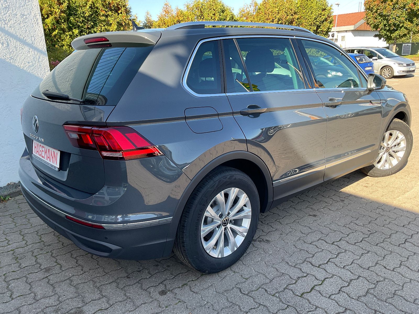 Volkswagen Tiguan Life - Samsaru's Car Outlet