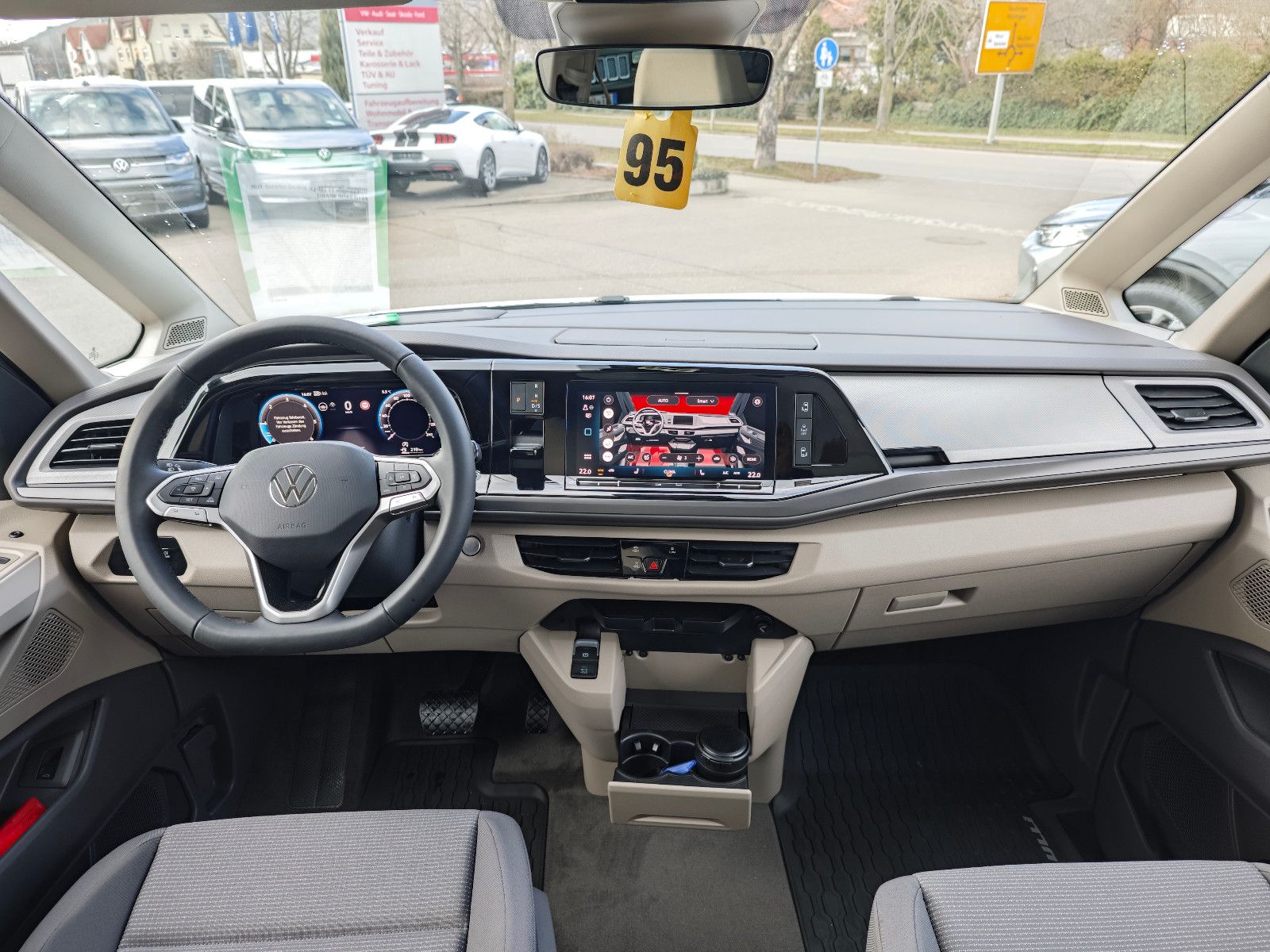 Volkswagen T7 - Samsaru's Car Outlet