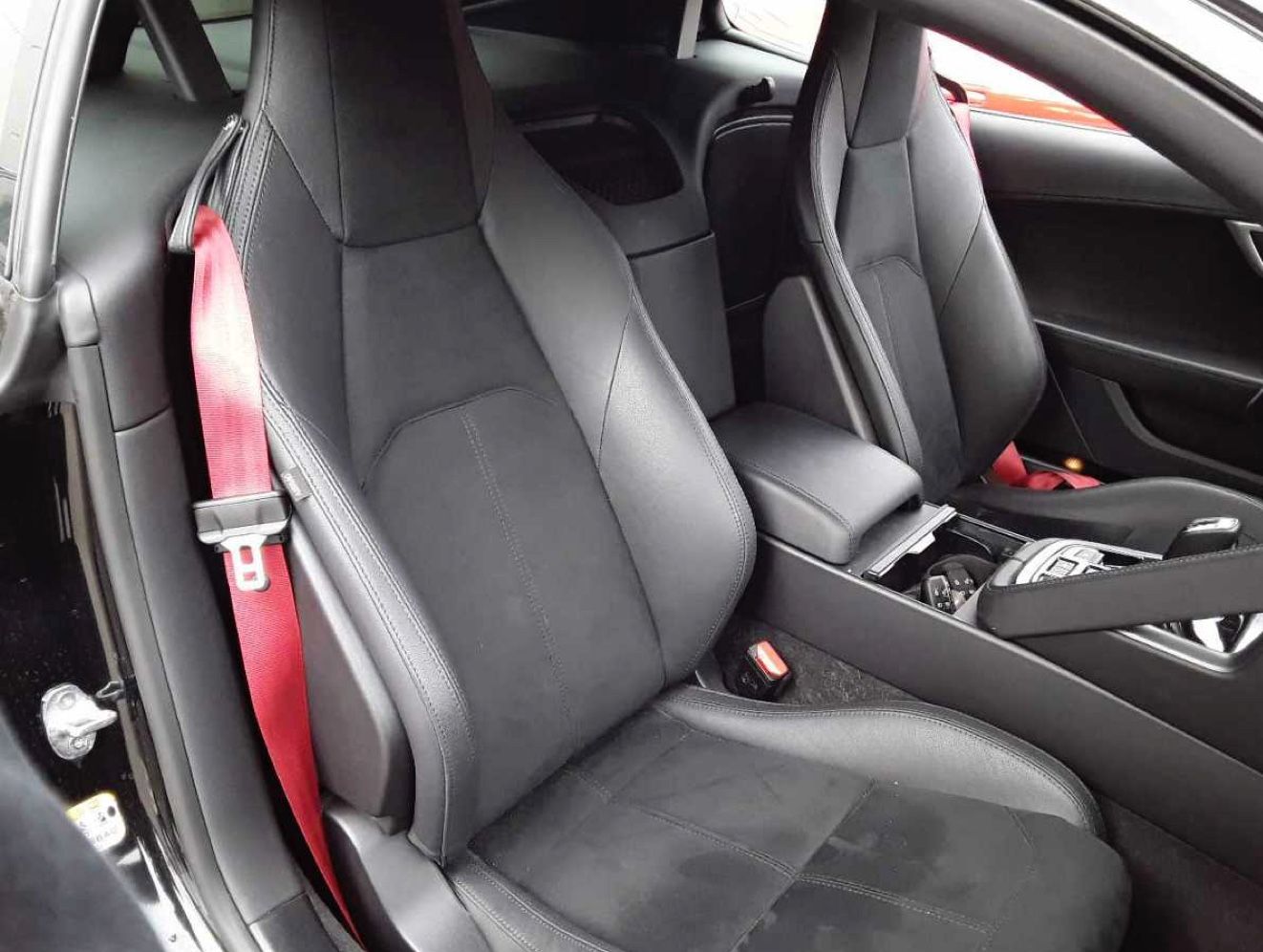 Jaguar F-Type Coupe R-Dynamic Panoramadach Black Pack