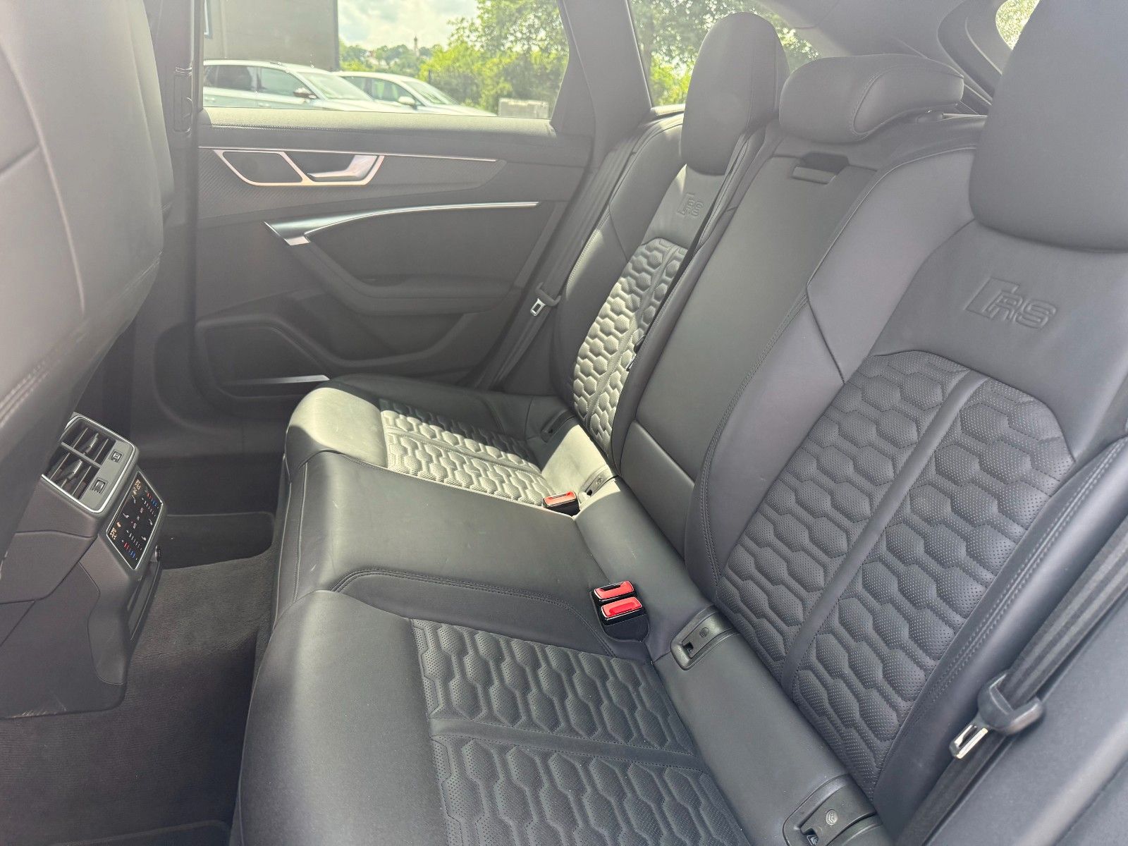 Audi RS6*AHK*PANO*Dynamikpaket*360*RS Abgas*B&O*LED