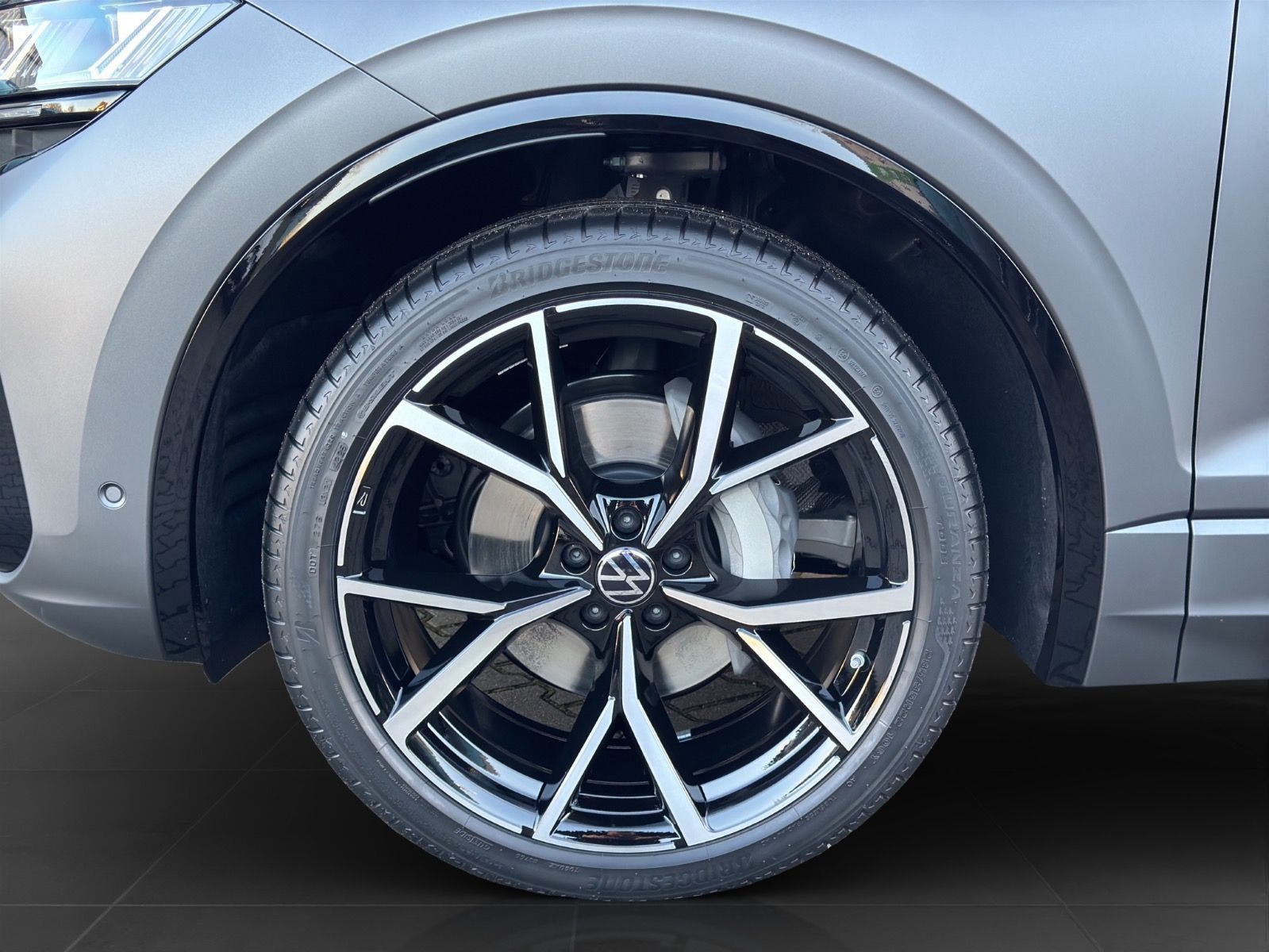 Volkswagen Touareg R-Line V6 TDI 4M Black Style | AHK PANO
