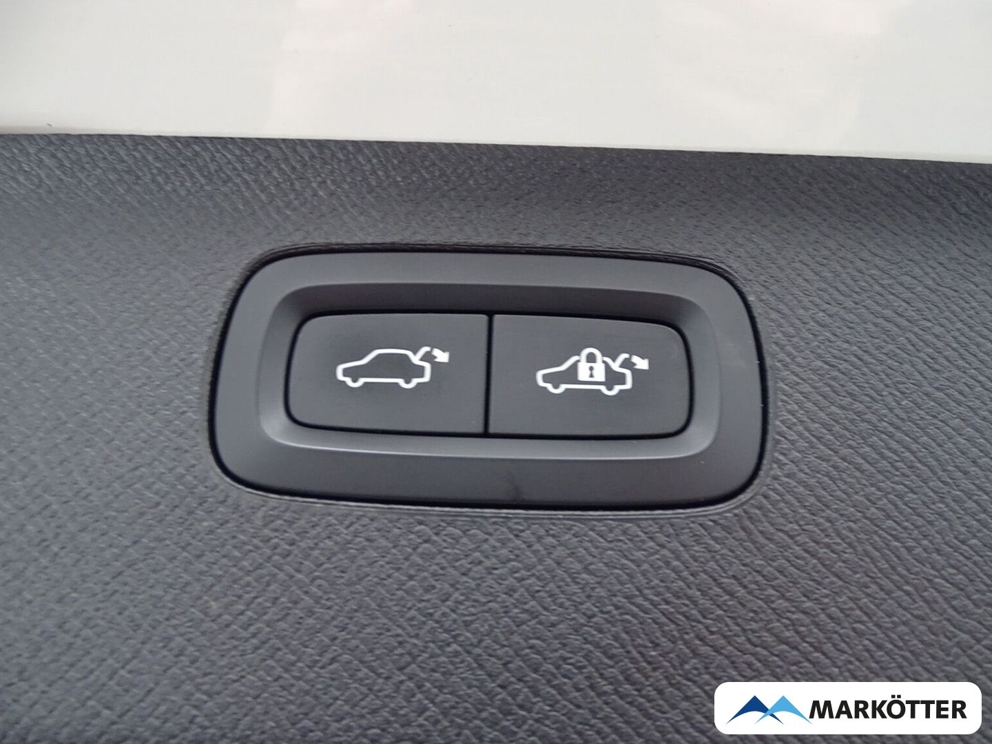 Volvo XC90 Plus Dark Recharge Plug-In Hybrid AWD 7-Sit