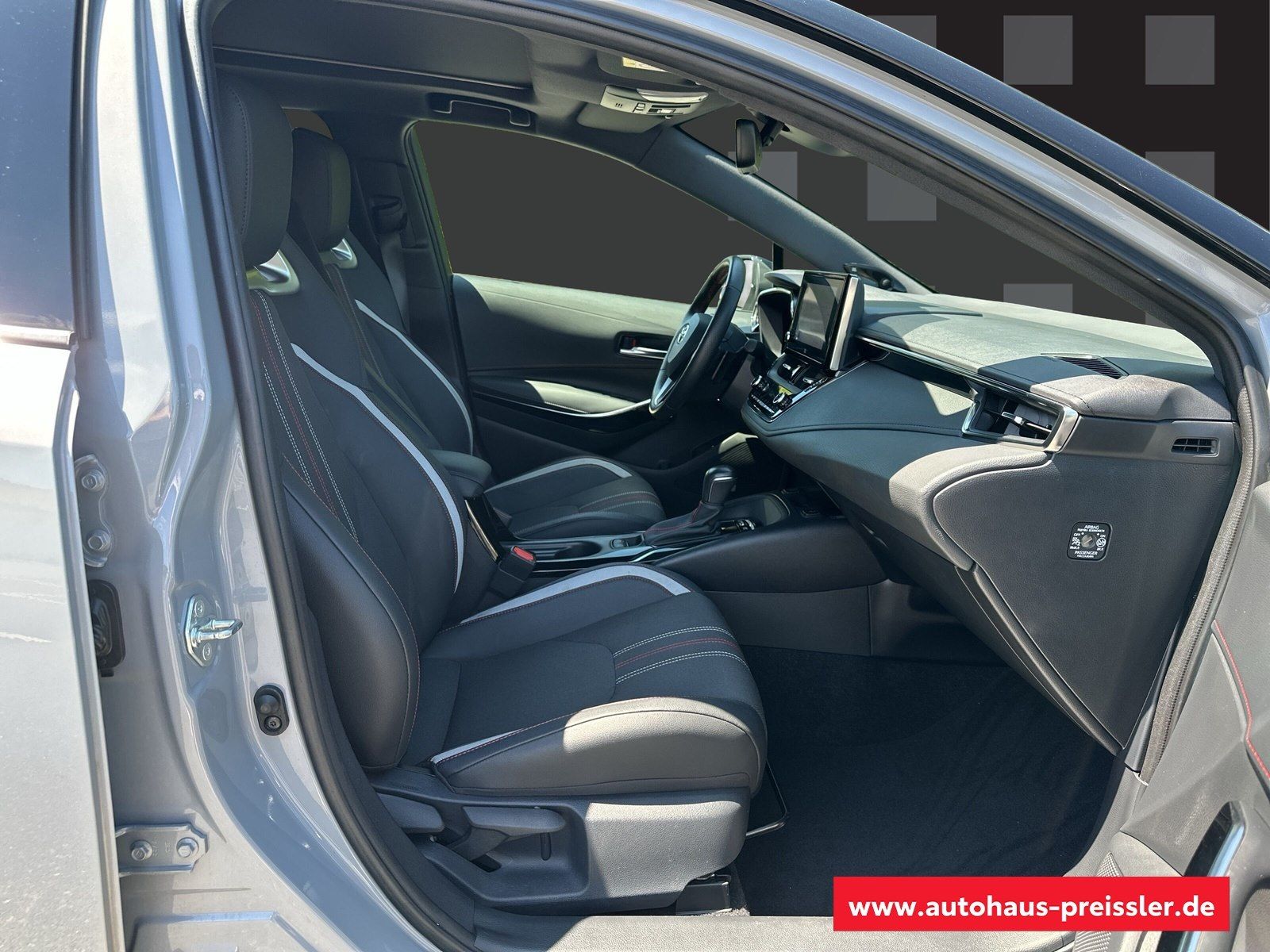 Toyota Corolla Touring Sports 2.0 Hybrid GR Sport - Samsaru's Car Outlet