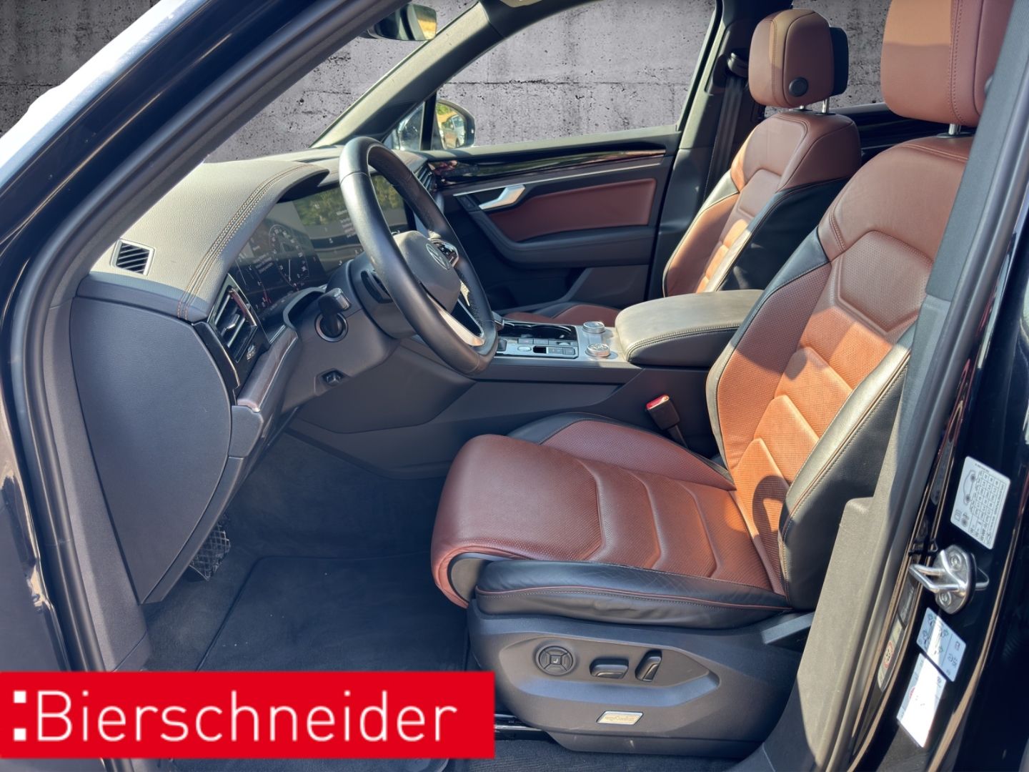 Volkswagen Touareg 3.0 TSI eHybrid 4Mo Atmosphere - Samsaru's Car Outlet